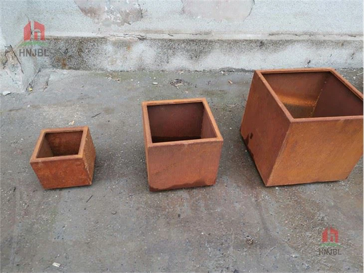 CORTEN PLANTERS