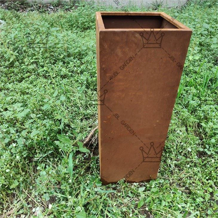 18 X 18 Planter