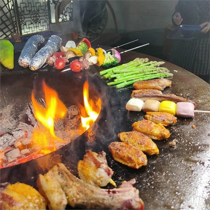 Corten Steel Cooktop Grill Fire Pit Outdoor Patio Steel BBQ Fire Pit Grill Table