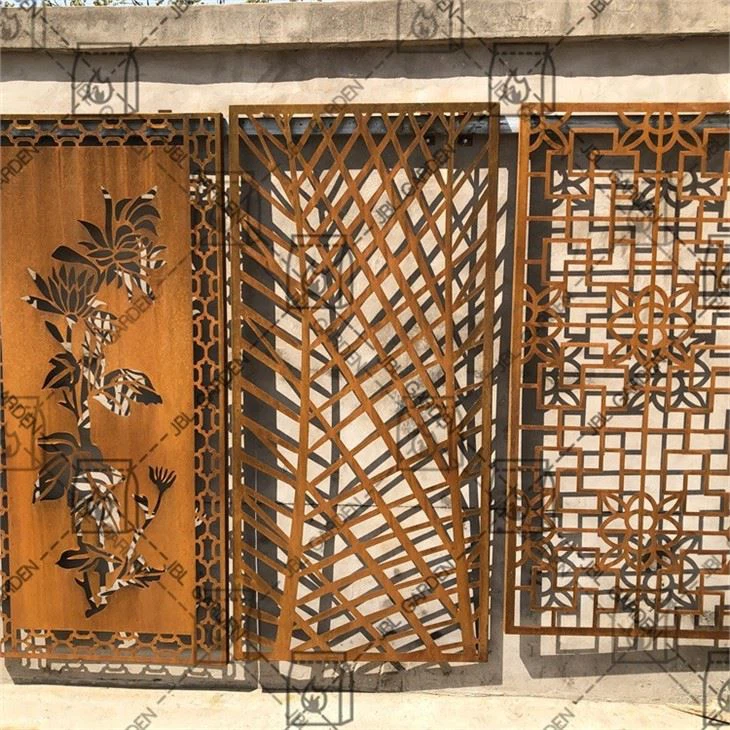 Metal Privacy Screen With Stand