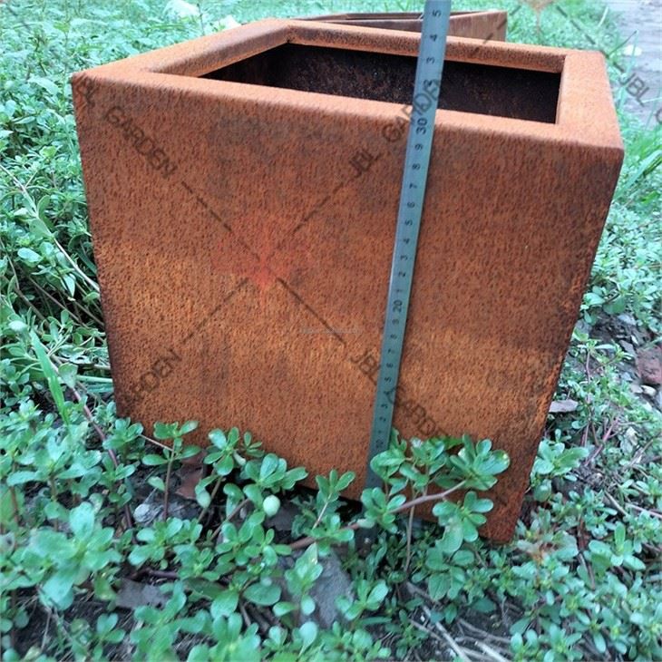 Set Of 2 Tall Planters