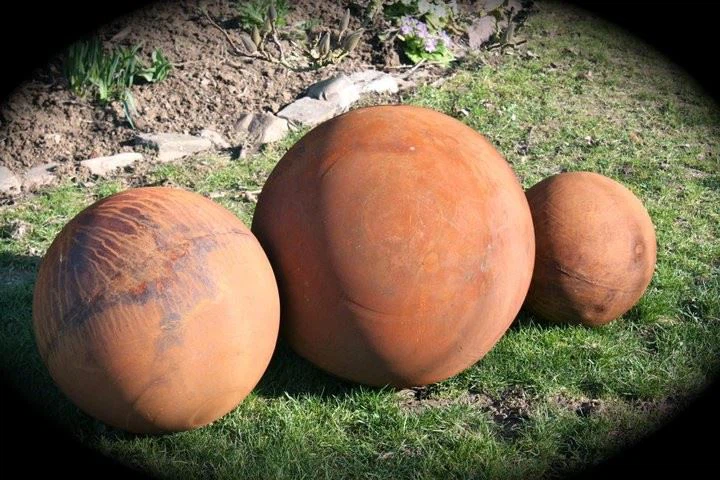 Eye-catching Sculpture