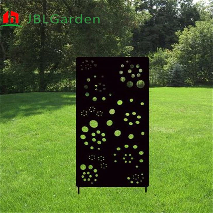 Free Standing Outdoor Privacy Screen