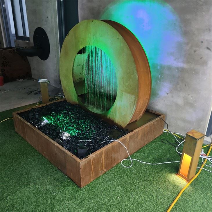 Moon-Shaped Corten Water Decoration Contemporary Garden Fountain factory