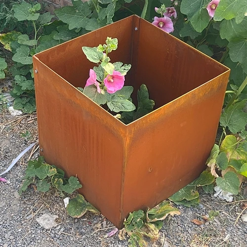 Why Are Weathering Steel Planters A Popular Choice For Outdoor Landscaping?