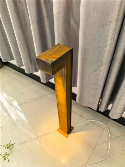 Flexible Installation Column Light With Spike