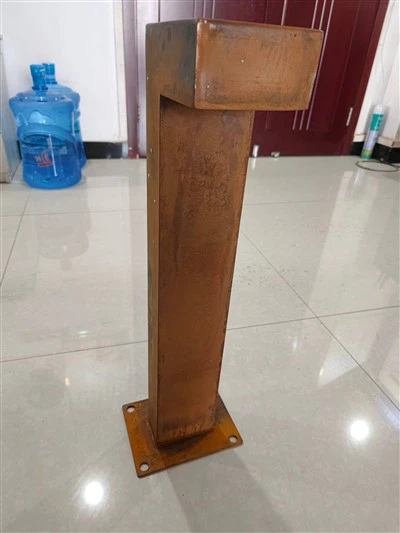 Wind-Resistant And Dust-Proof Lamp Post, Lighting Up Outdoor Spaces.